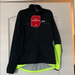 Women’s Gore Windstopper Size Small